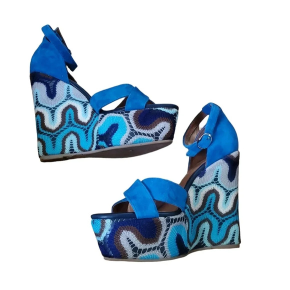 JEFFREY CAMPBELL BLUE CROCHET WEDGE PLATFORM SANDALS, SIZE 7.5 - Picture 1 of 7
